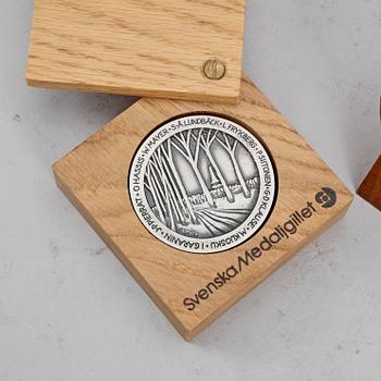 PARTI MEDALJER OCH MYNT, 8 st, bl a silver. Totalt silvervikt ca 1320 g.