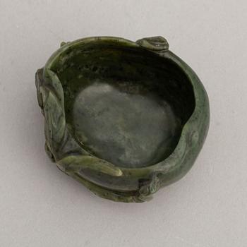 A peach shaped green stone brush washer, Qing dynasty.