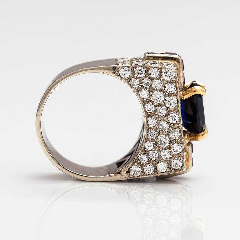 Ring, 18K vitguld, diamanter ca 2.40 ct tot, syntetisk safir och rubiner.