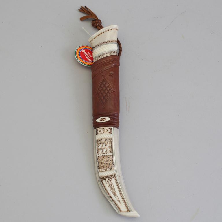 OLLE LUNDMARK, a Sami reindeer horn knife, signed OL.