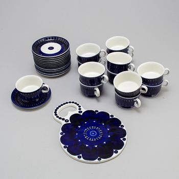 A 14-piece 'Valencia' porcelain coffee set for Arabia, 1970s.