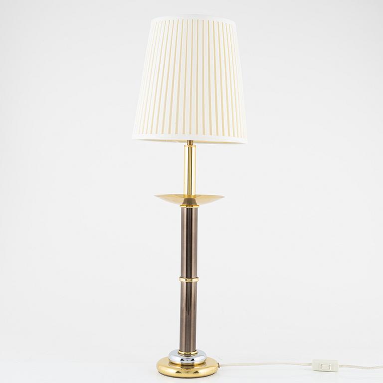 A late 20th century table lamp.