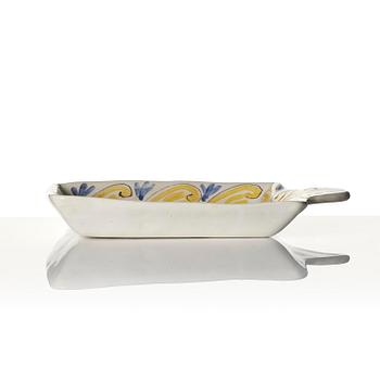 Birger Kaipiainen, a glazed ceramic dish, Arabia, Finland 1940s.