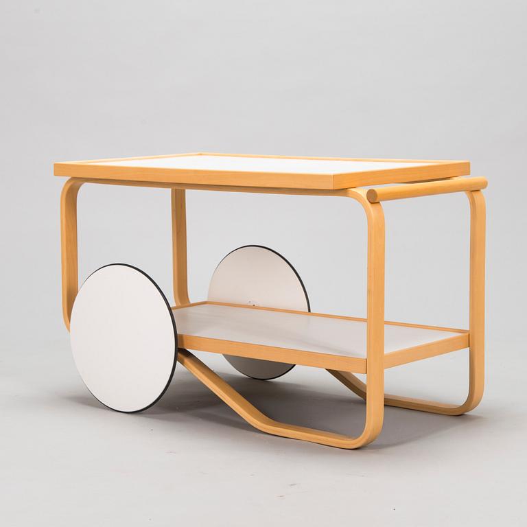 Alvar Aalto, tarjoiluvaunu 901, Artek, 1900-luvun loppu.