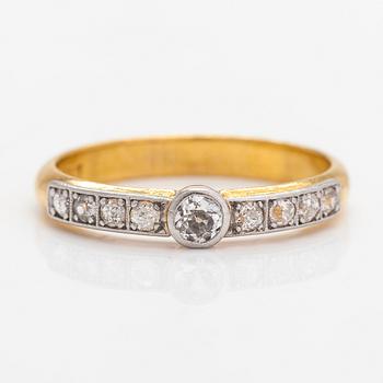 A 23K ogld ring with diamonds ca. 0.38 ct in total. Sweden 1946.