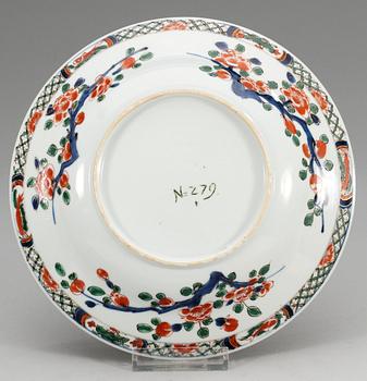 A set of six imari verte dishes, Qing dynasty, Kangxi (1662-1722). With Johanneum mark. (6).