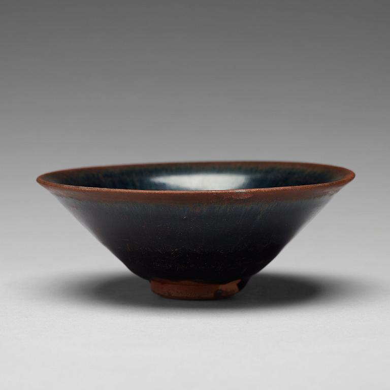 A temmoku glazed bowl, Song dynasty (960-1279).