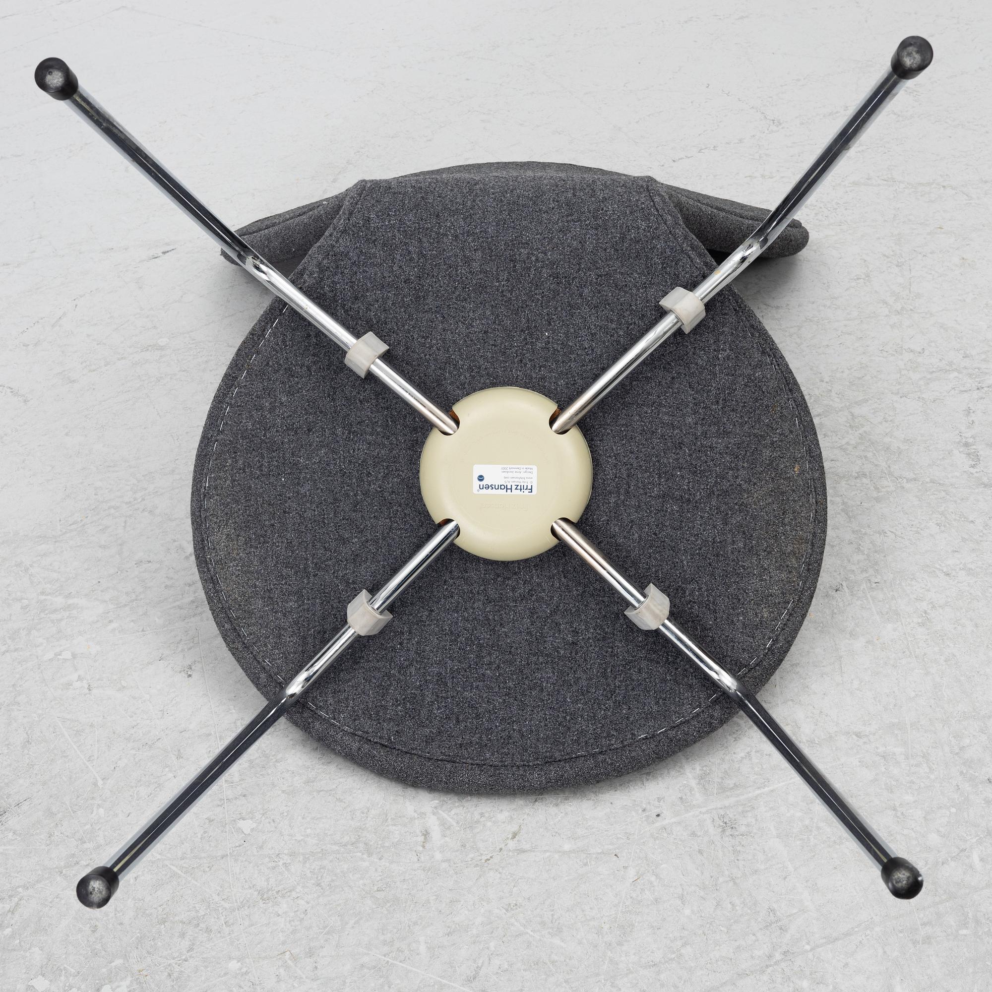 Arne Jacobsen, eight chairs, 'Serie 7', Fritz Hansen 2001.