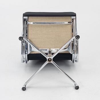 Charles & Ray Eames, Office chair, “EA208 Soft Pad Chair”, Vitra.