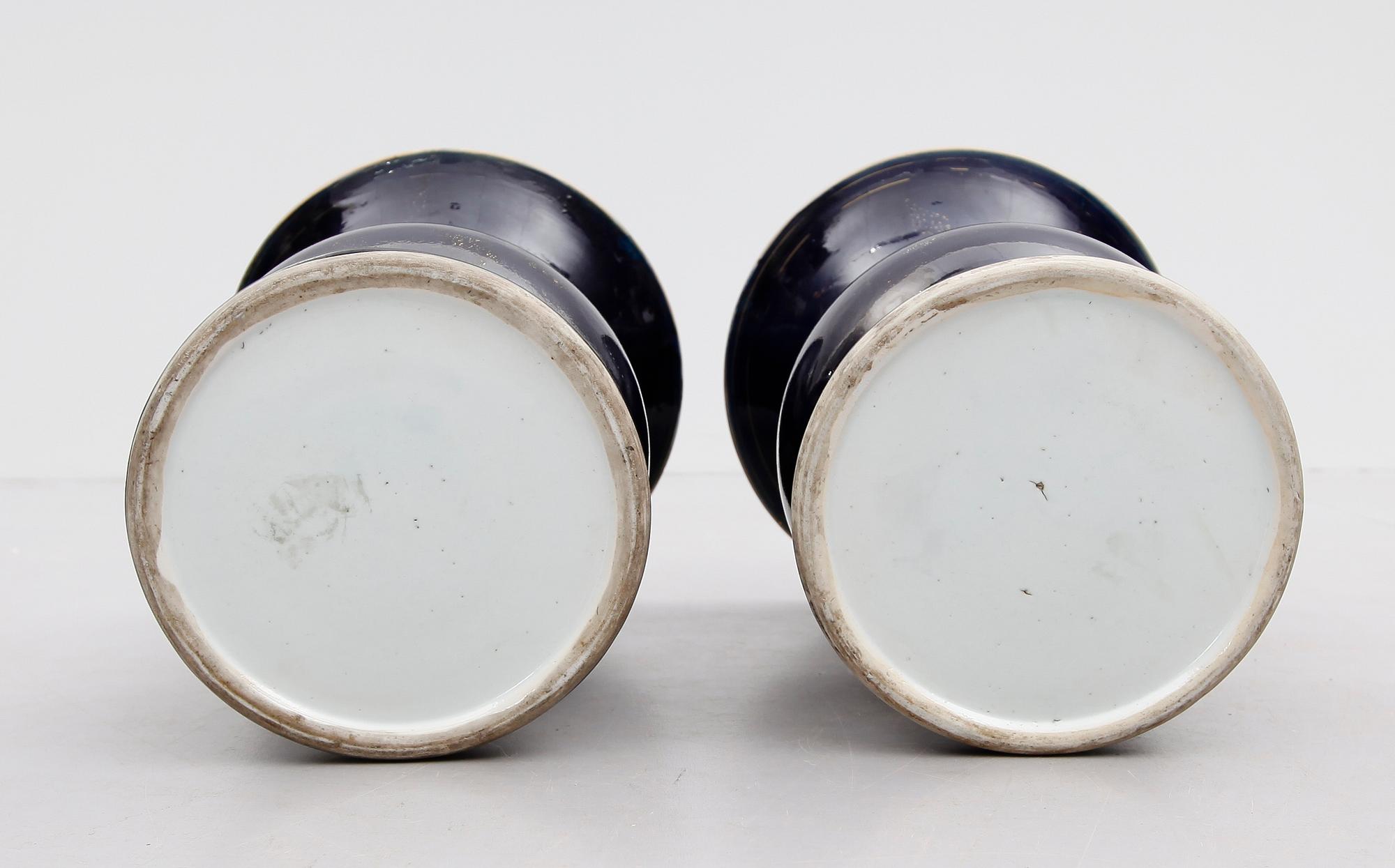 VASER, 1 par, porslin, Kina, Qianlong 1736-1795.