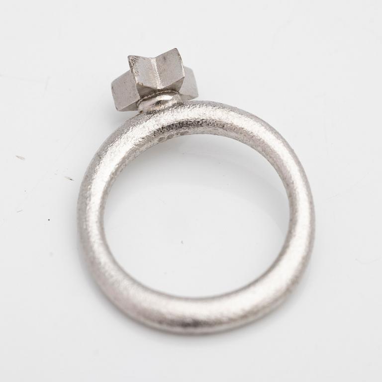 Ole Lynggaard, Ring, “Love”, 18K white gold with brilliant-cut diamonds, designed by Charlotte Lynggaard.
