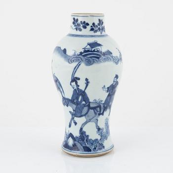A blue and white vase, Qing dynasty, early 18th Century.