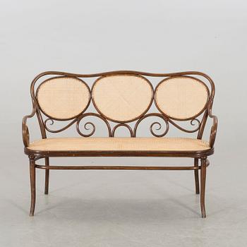 A THONET BENTWOOD SOFA, FIRST HALF OF 20TH CENTURY,