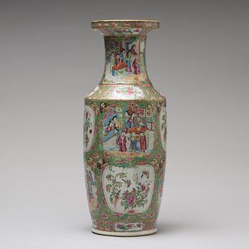 A large famille rose vase, Canton, Qing dynasty, 19th Century.