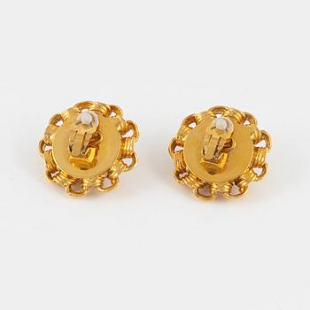 Chanel, earrings, a pair from 1990.
