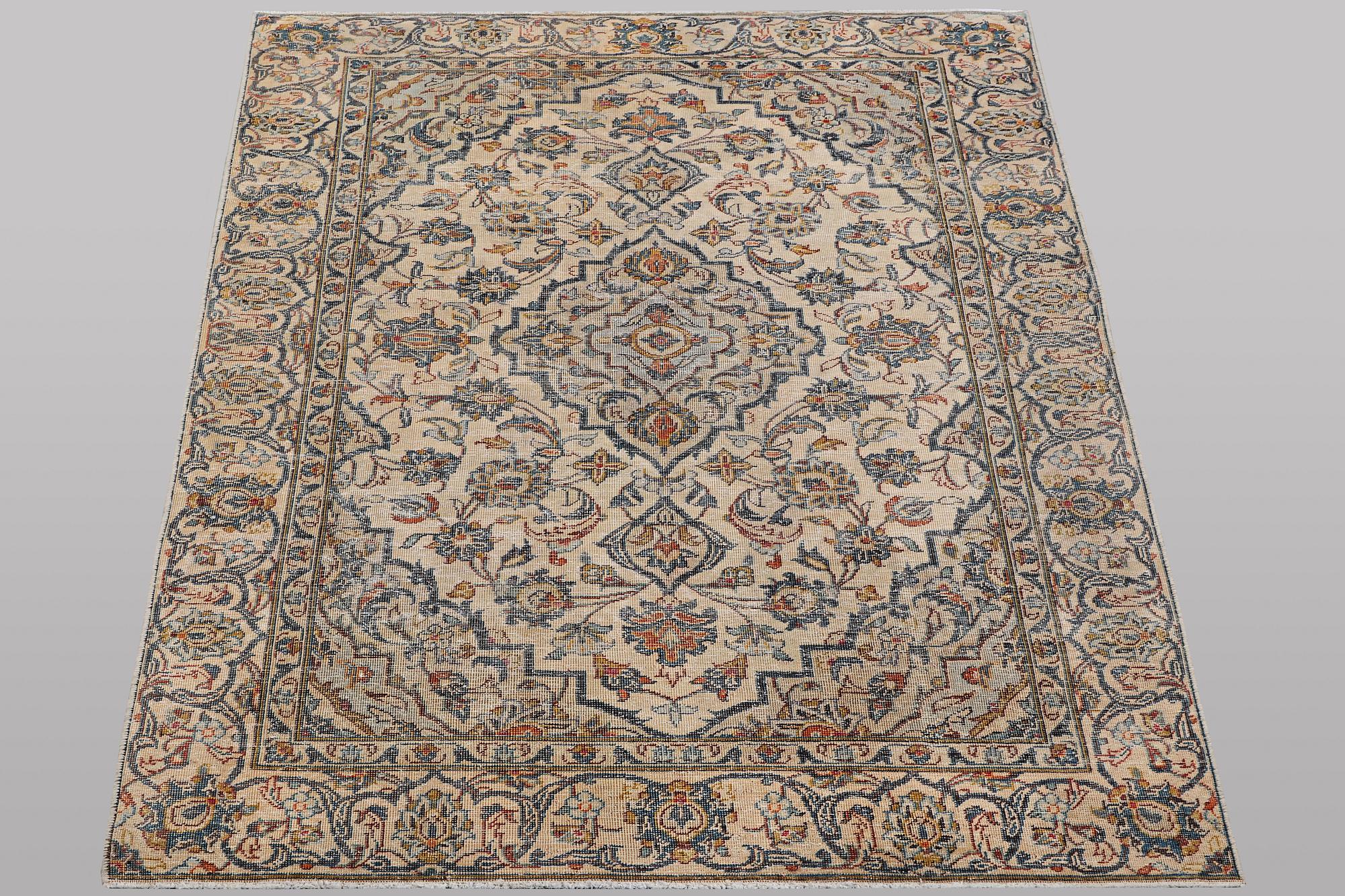 A rug, Persian, Vintage Design, ca 192 x 124 cm.