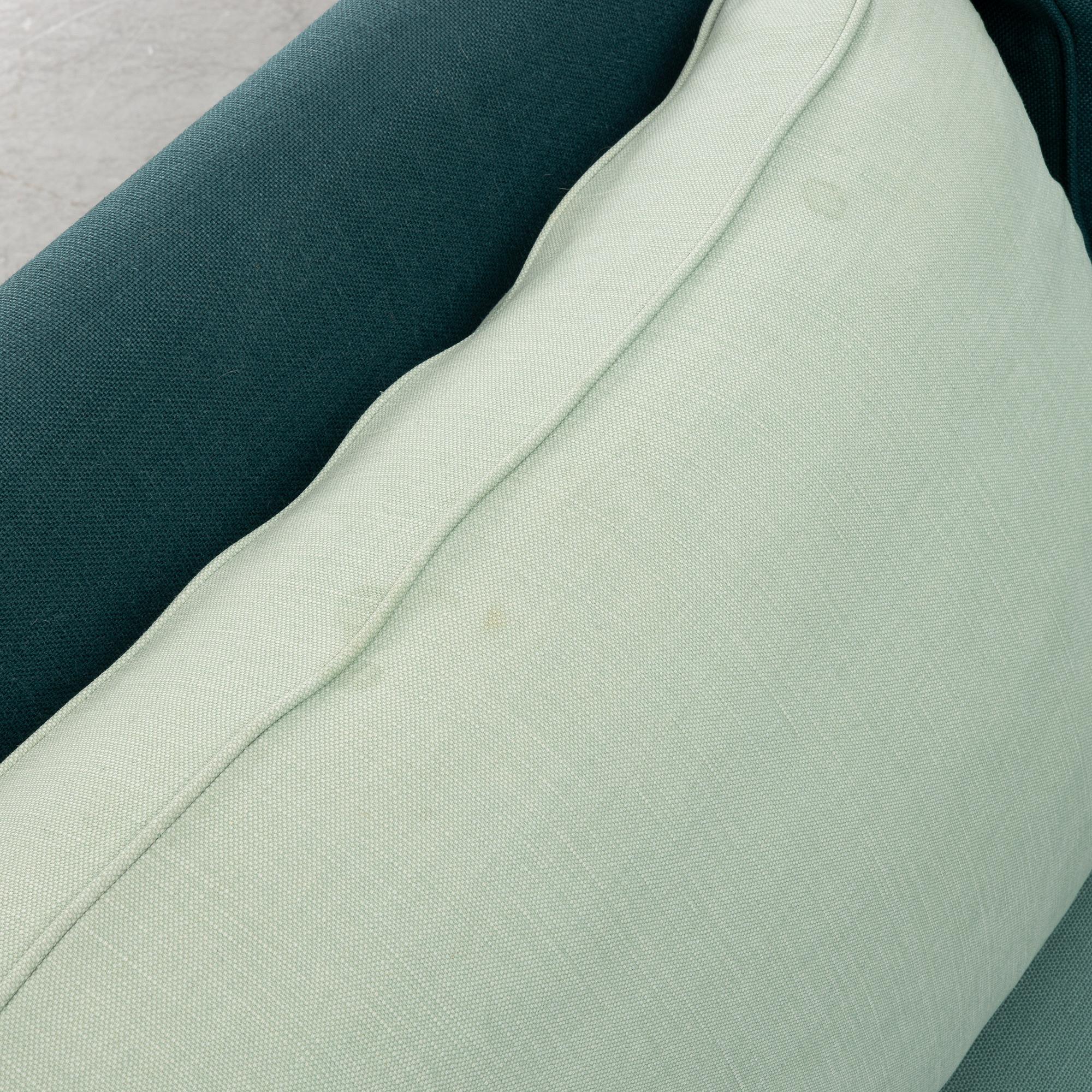 Josef Frank, a model 3031 sofa, Firma Svenskt Tenn, 2020.