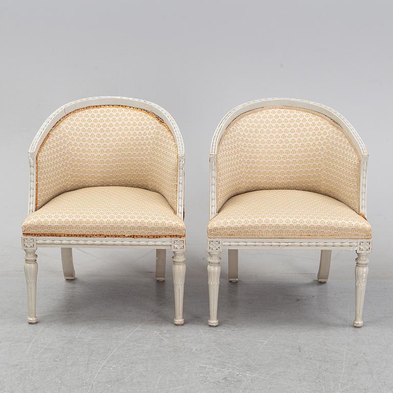 Salongsmöbel, två fåtöljer samt soffa, gustaviansk stil, 1900-talets början.