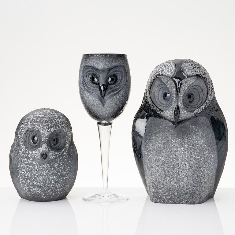 Mats Jonasson, a cup and two glass scukptures, "Safari", Målerås, Sweden.