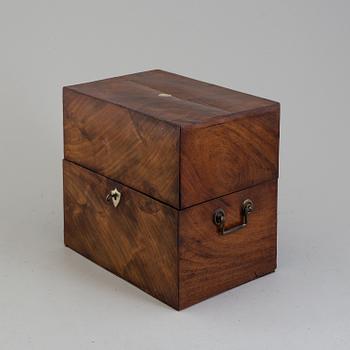 A first half of the 19th century wooden casket containing 6 flasks 2 glasses.