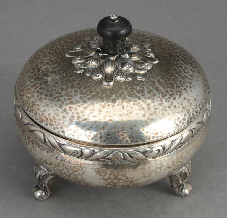 SKÅL MED LOCK, silver, Stockholm 1922. Vikt 213 g.