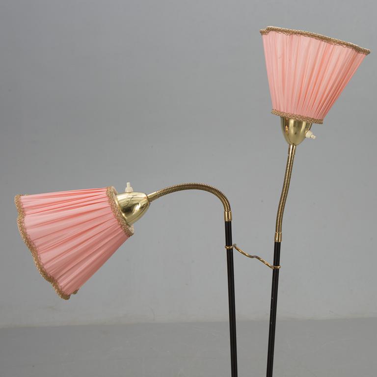 GOLVLAMPA, 1900-talets mitt.