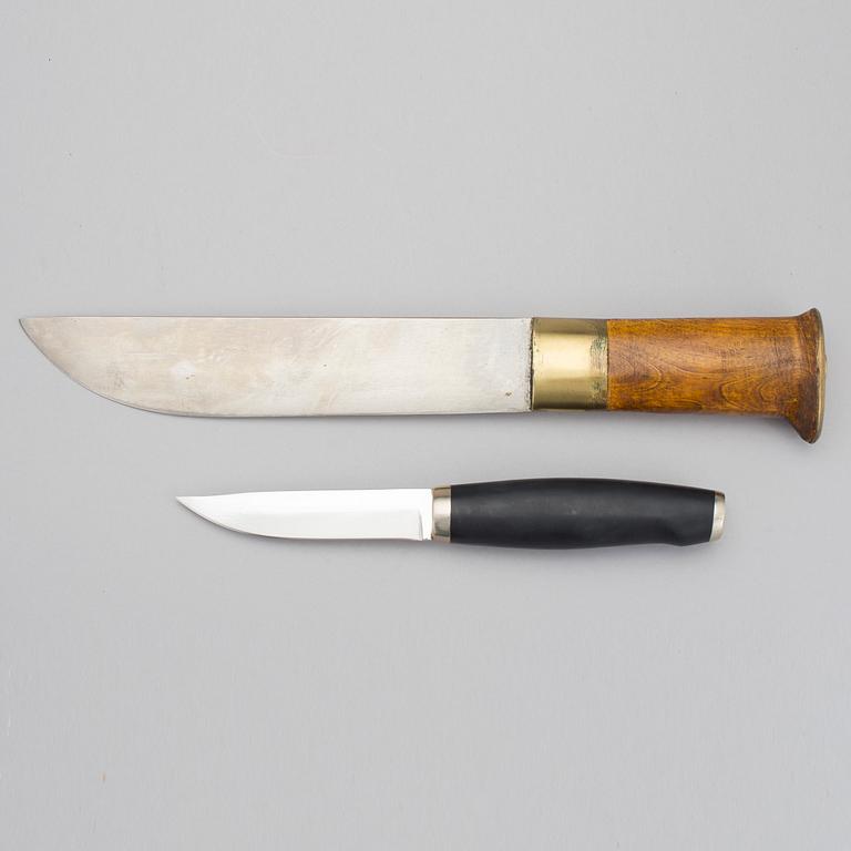 Two Finnish 20h Century knives, including a Fiskars Puukko-Knife.