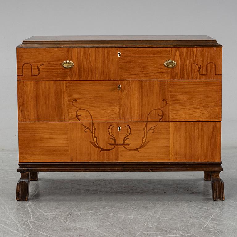 A 1920s/1930s commode.