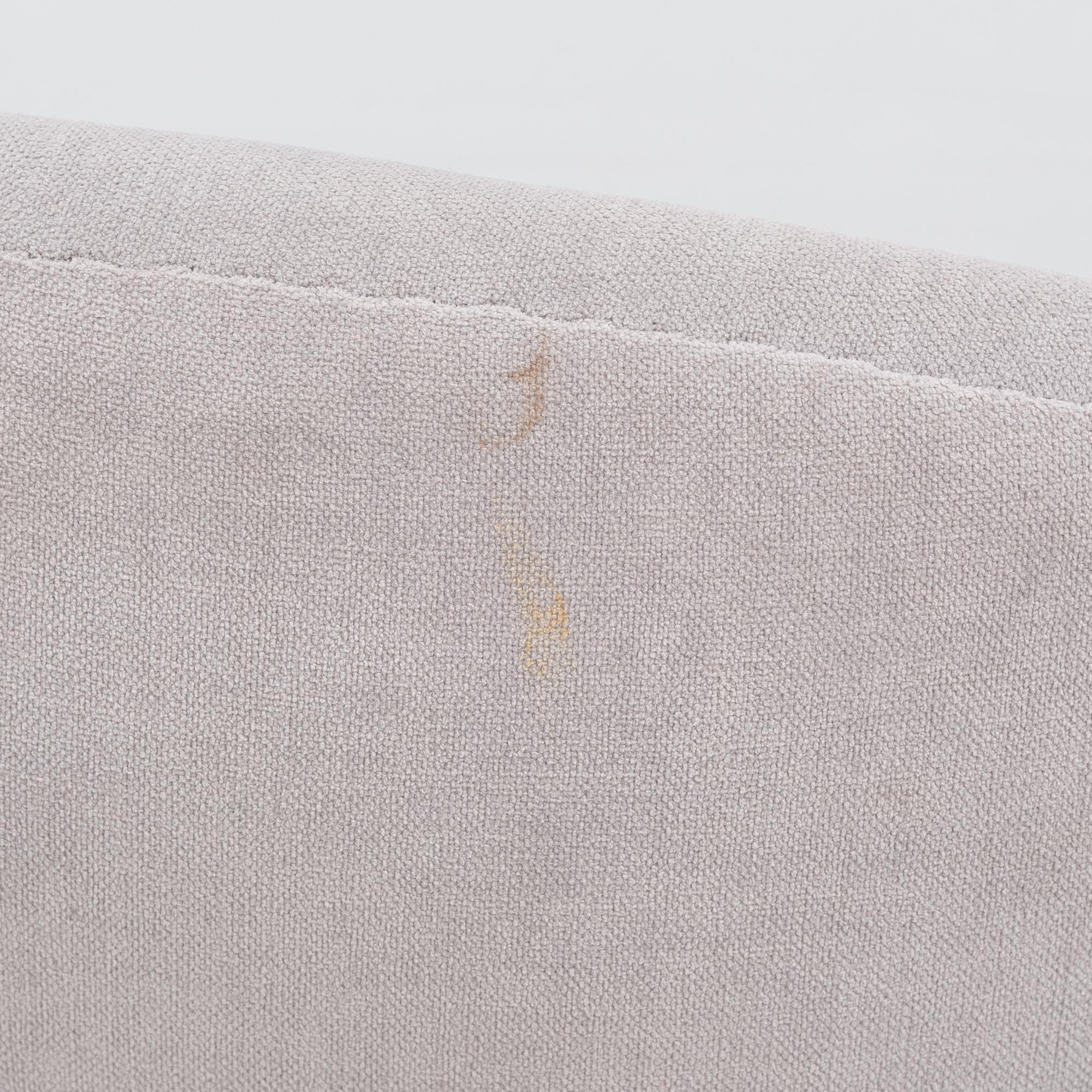 Arne Jacobsen, a "Swan" armchair, Fritz Hansen, Denmark, 2001.