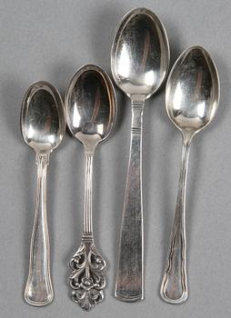 PARTI SILVER, 34 delar, bl a "Rosenholm" GAB samt CG Hallberg, 1900-tal. Tot ca 500 g.