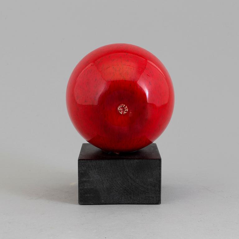 ALF EKBERG, a ceramic apple.
