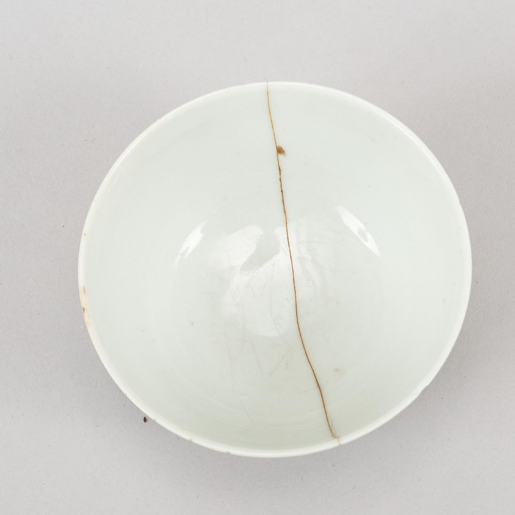 Nine orange and white export porcelain service, Qing dynasty, 18th-19th century.