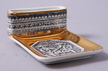 ASKFAT/CIGARETTSTÄLL, porslin, Fornasetti, Italien.