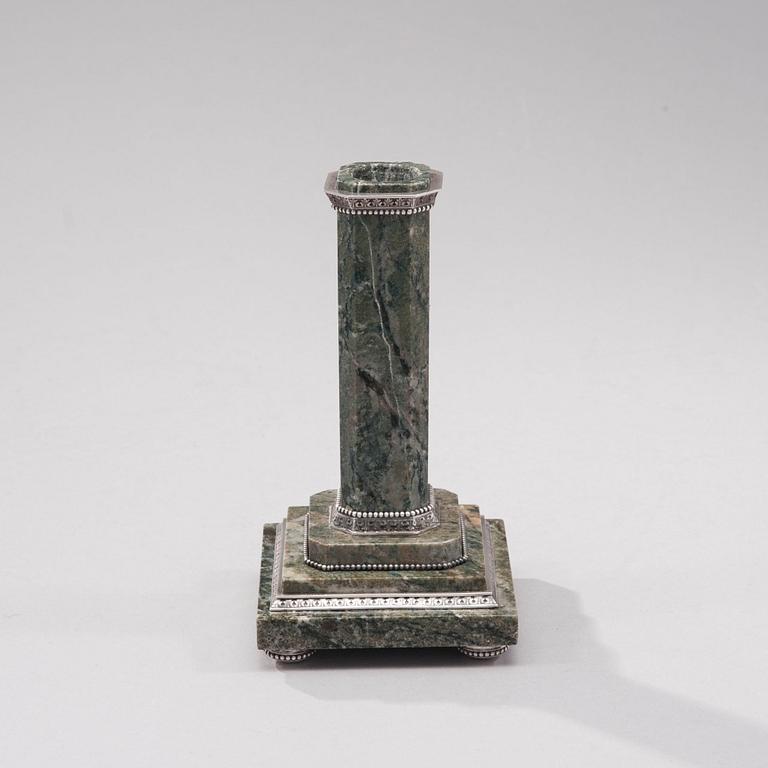 LJUSSTAKE, marmor, silvermonteringar, stämplad A. Tillander Helsingfors 1928.
