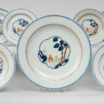 SERVISDELAR, 13 stycken, kompaniporslin. Qingdynastin, Qianlong (1736-95).