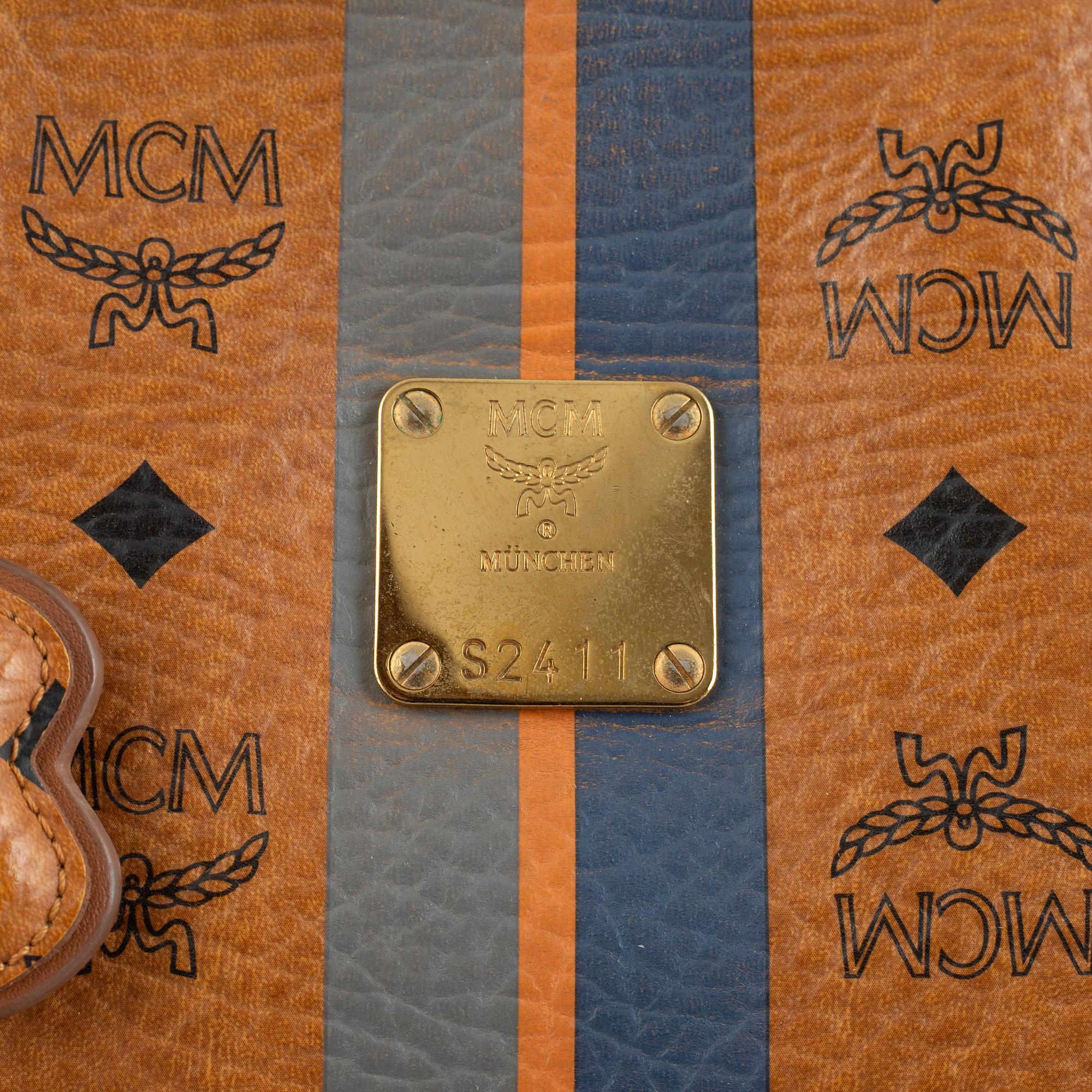 MCM, bag.
