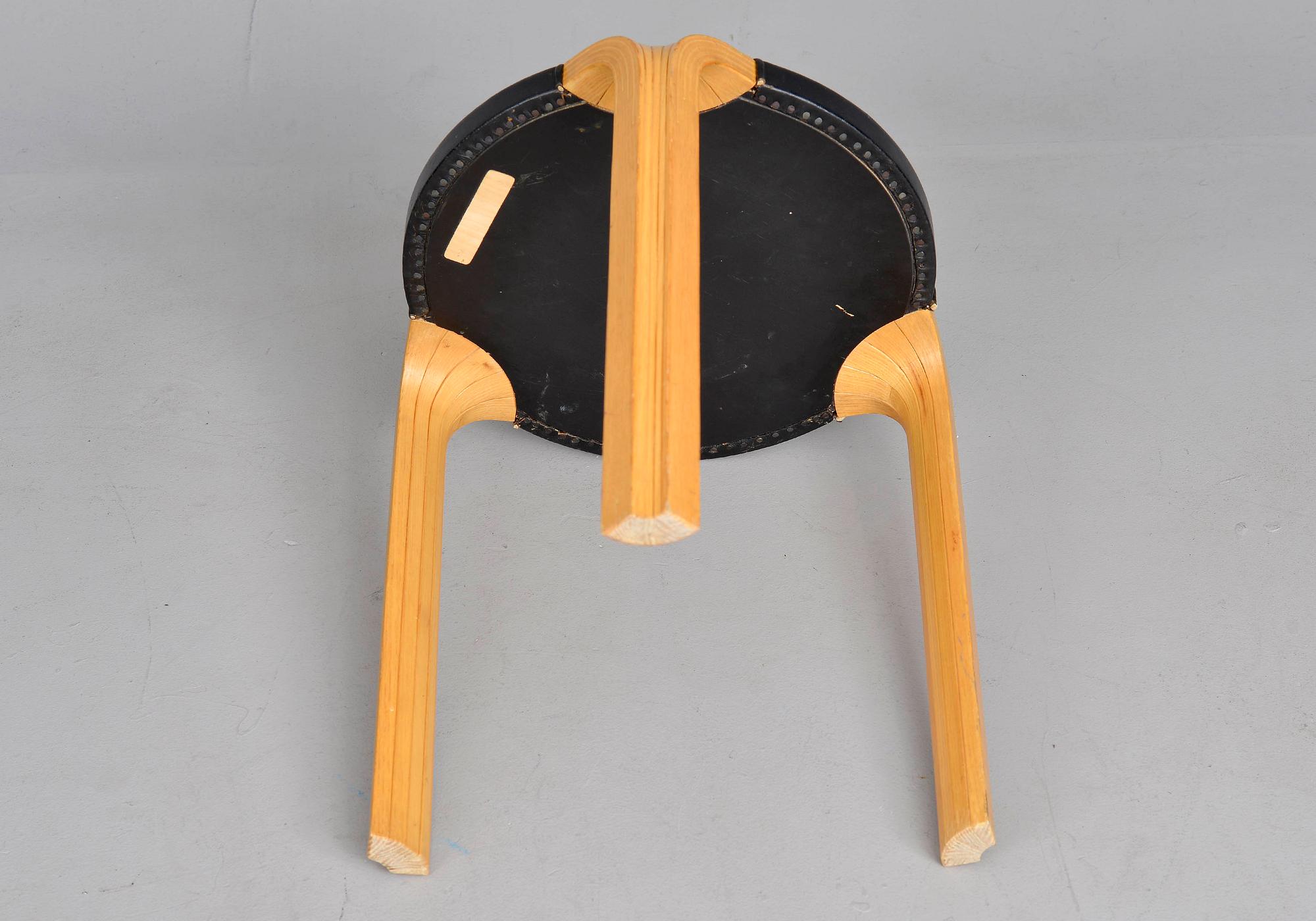 PALL, modell Y 601, Alvar Aalto för Artek.