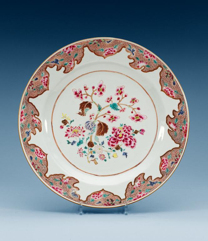 A famille rose charger, Qing dynasty, Yongzheng (1723-35).