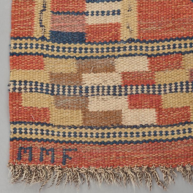 Märta Måås-Fjetterström, Matto, "Röda åttan", flat weave, ca 290,5 x 168-172 cm, signed MMF.