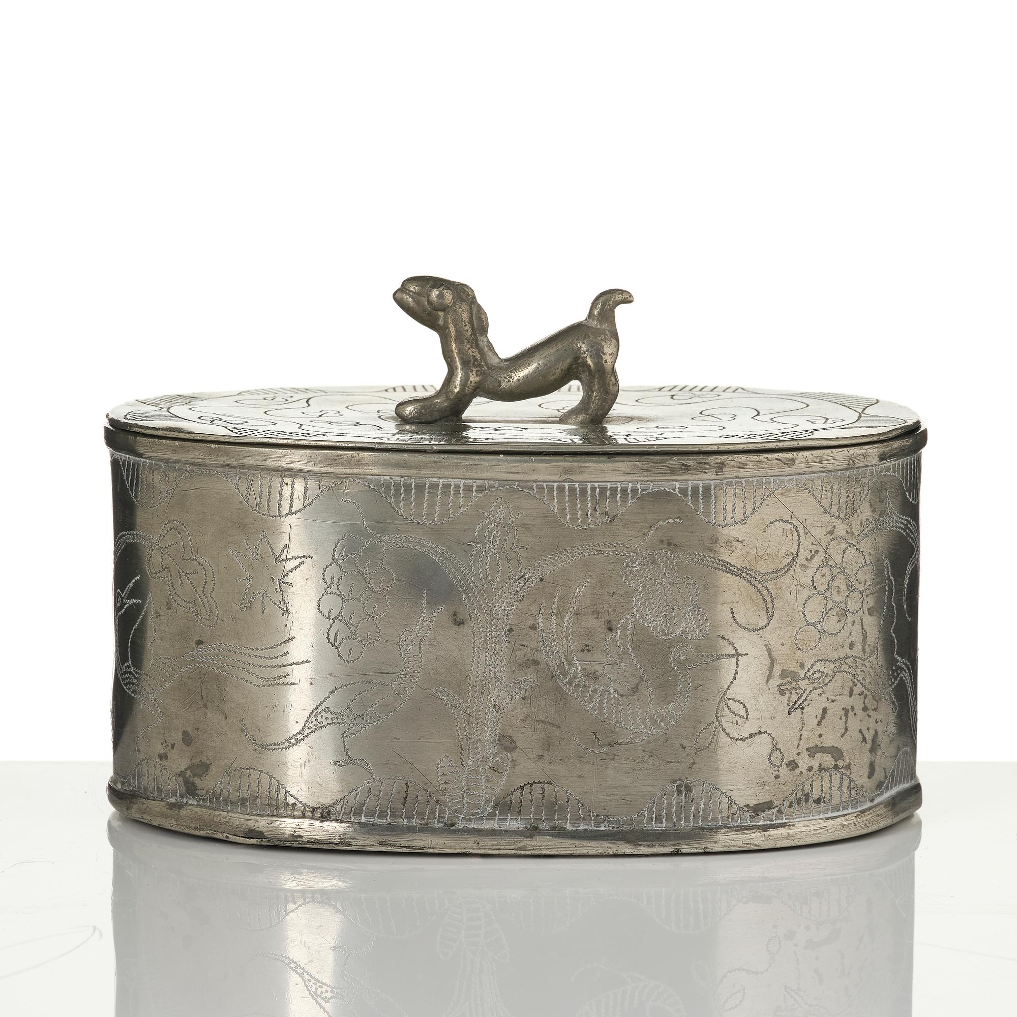 Nils Fougstedt, a Swedish Grace lidded box, Stockholm, 1923.