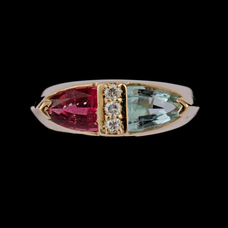 RING, 14k guld med 3 briljantslipade diamanter, ca 0.03 ct samt triangelslipade färgade stenar, stämplad B&H. Vikt 4 g.