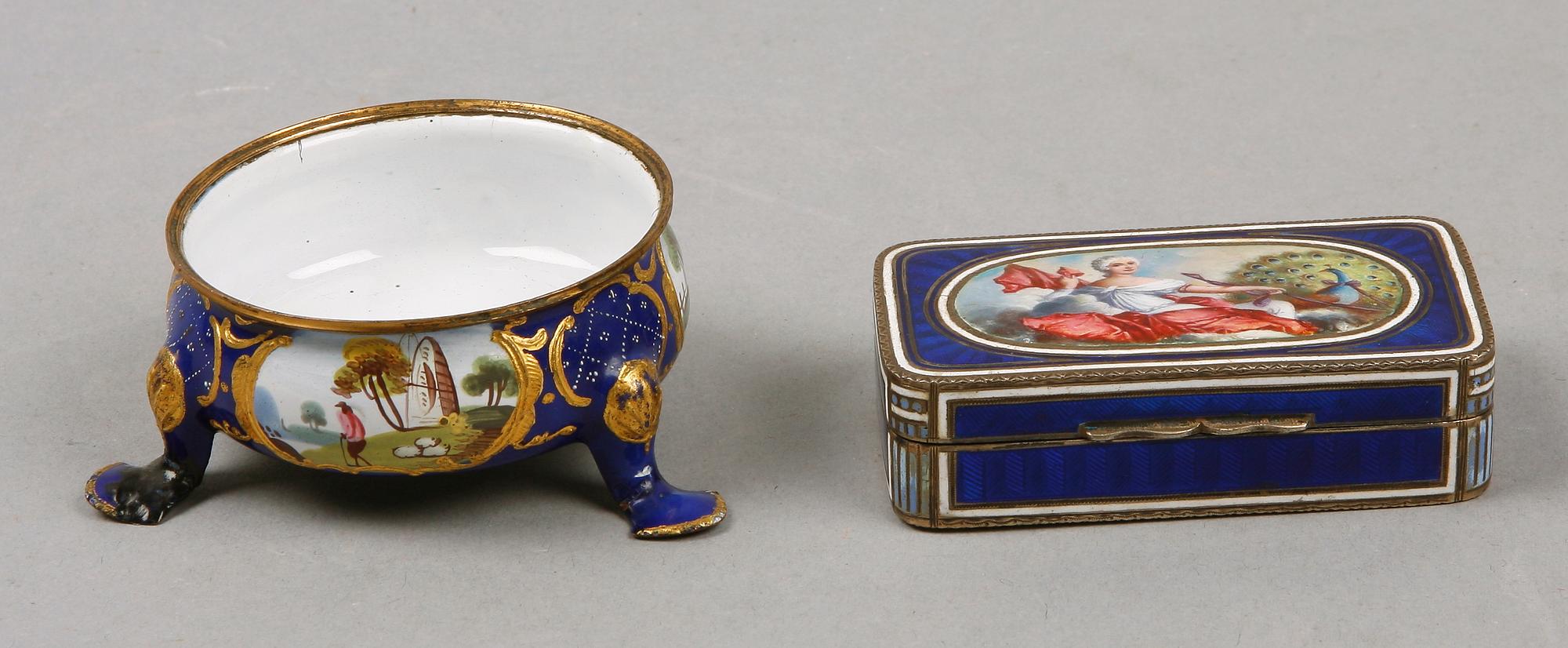 DOSA SAMT SALTKAR, silver och emalj resp mässing och emalj, troligen Frankrike och 1800-tal.