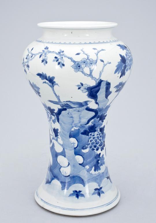 VAS, porslin, Kina 1800-tal.