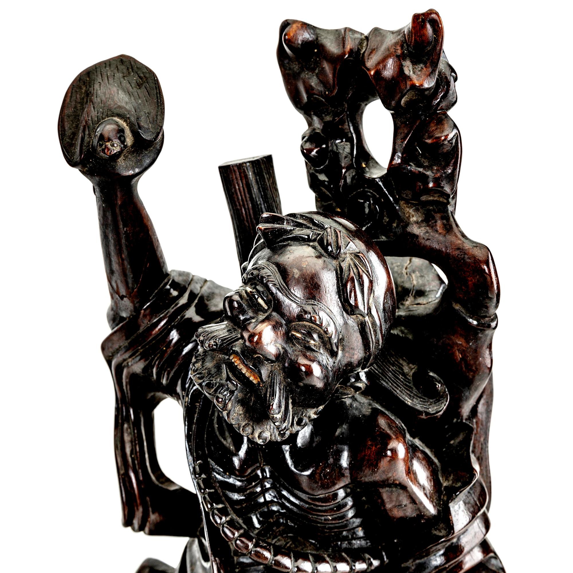 Skulpturer, ett par, trä. Japan, tidigt 1900-tal.