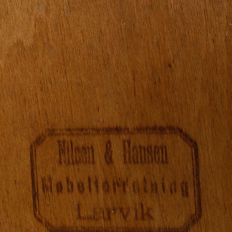 SÄNGBORD, ett par, Norge. Jugend, omkring 1910-20.