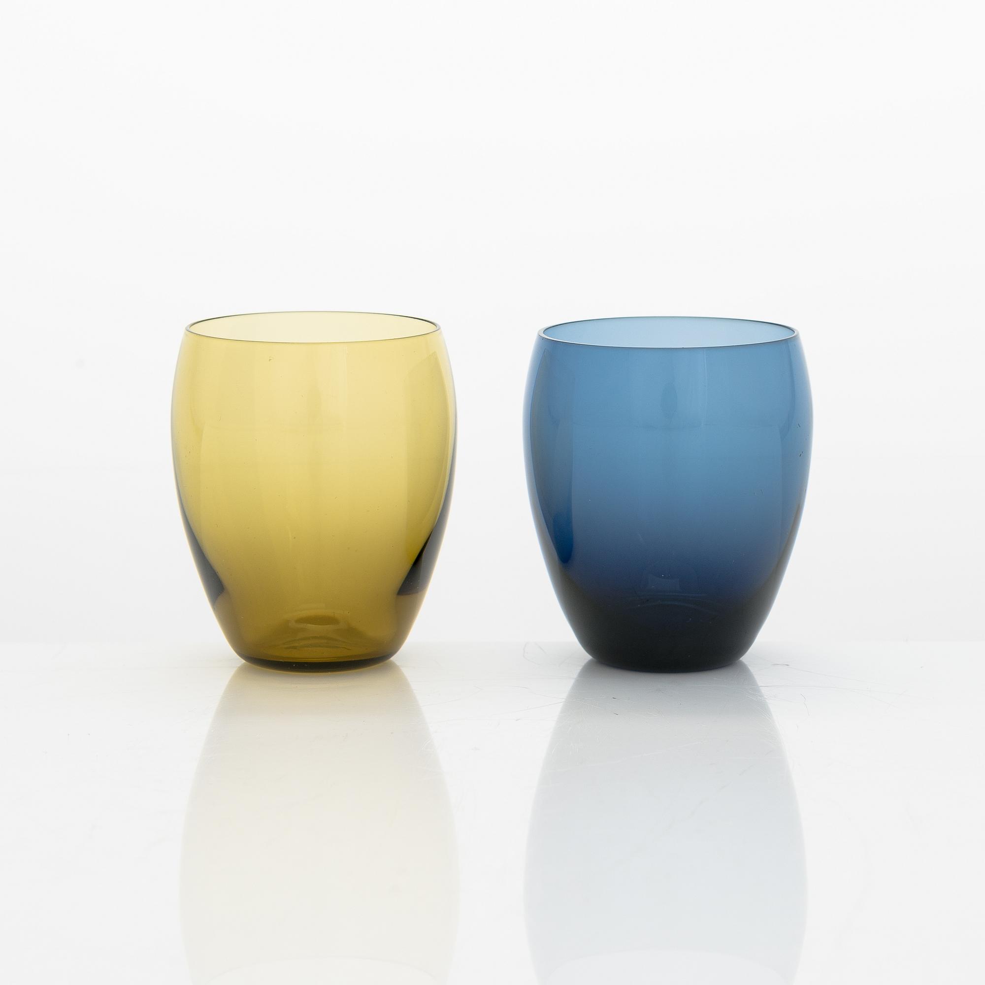 Saara Hopea, en karaff och glas, 12 st, modellerna 2501 och 1710, Notsjö. Formgivna 1958 och 1959.