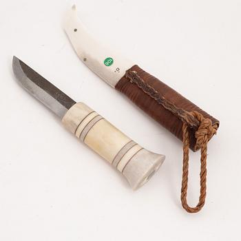 A reindeer horn knife by Oliver Israelsson, before 1994, signed.