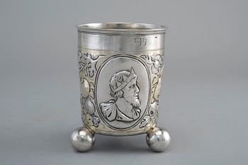 BÄGARE, silver. Stämplad DS förmodligen Dominikus Saler Augsburg 16/1700 t. Höjd 11 cm, vikt 190 g.