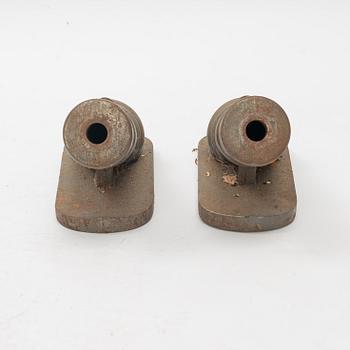A pair of iron decoration cannons, 20th century.