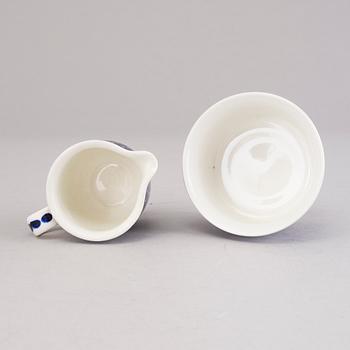 ULLA PROCOPÉ, A 21-piece 'Valencia' tea set for Arabia, Finland, 1970s.